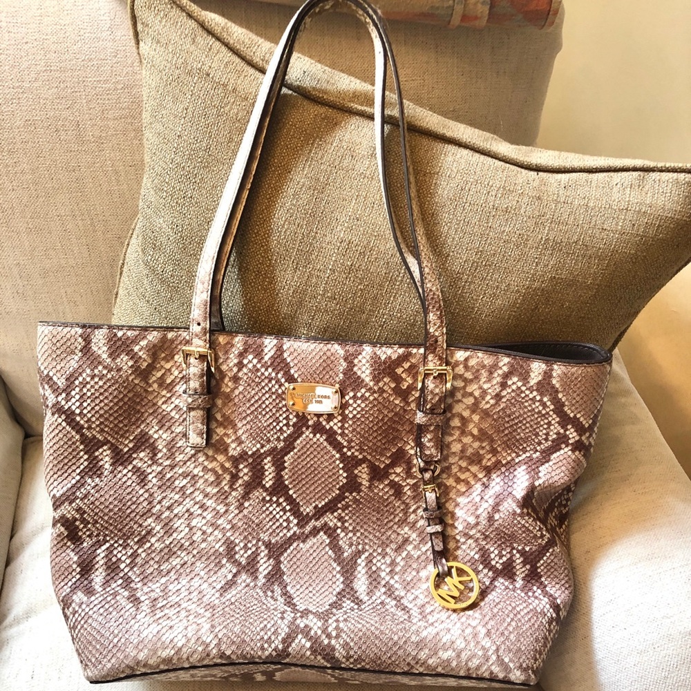 Michael kors tote